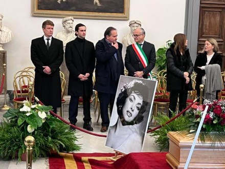 Gina Lollobrigida a giorni l'apertura del testamento, giovedì i funerali a Roma